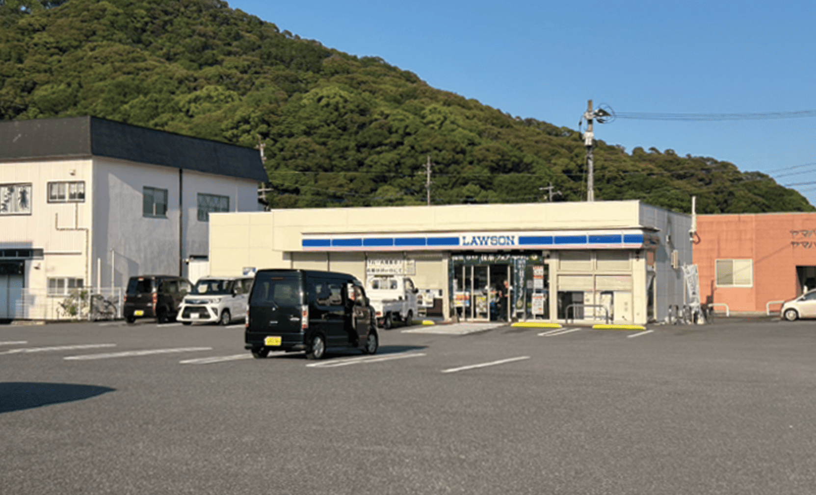 15 / 16<br />佐伯市鶴岡町1丁目 ローソン鶴岡駐車場様